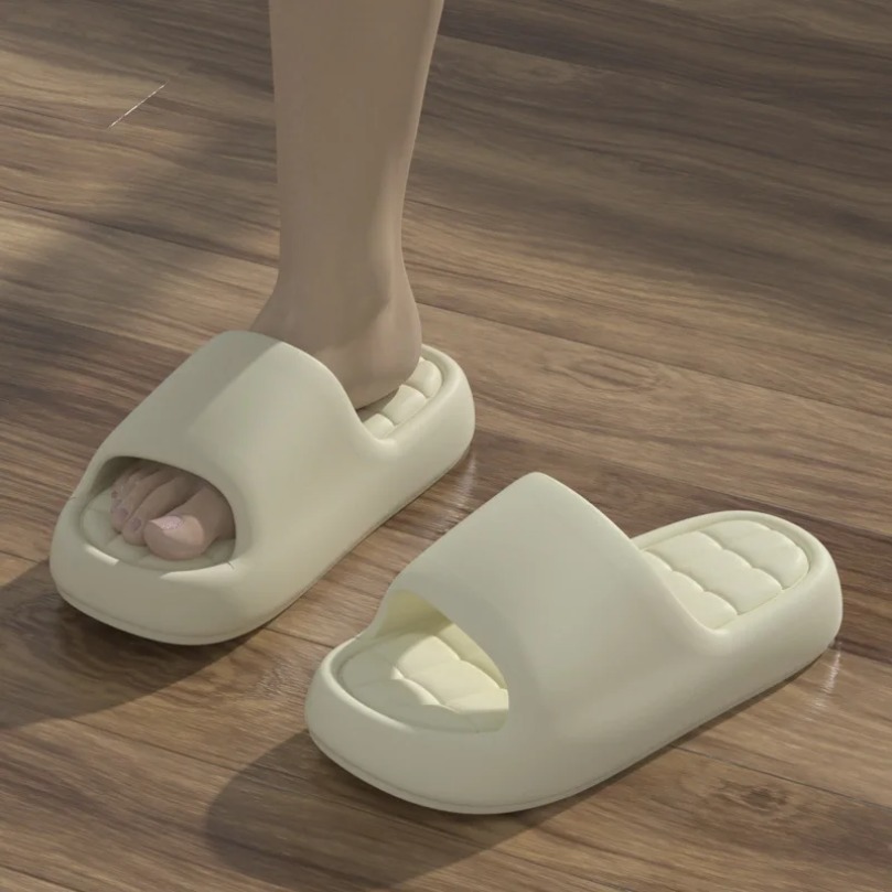 Chinelo Nuvem Feminino Xadrez  - Your Home Bathroom avaliação e preço